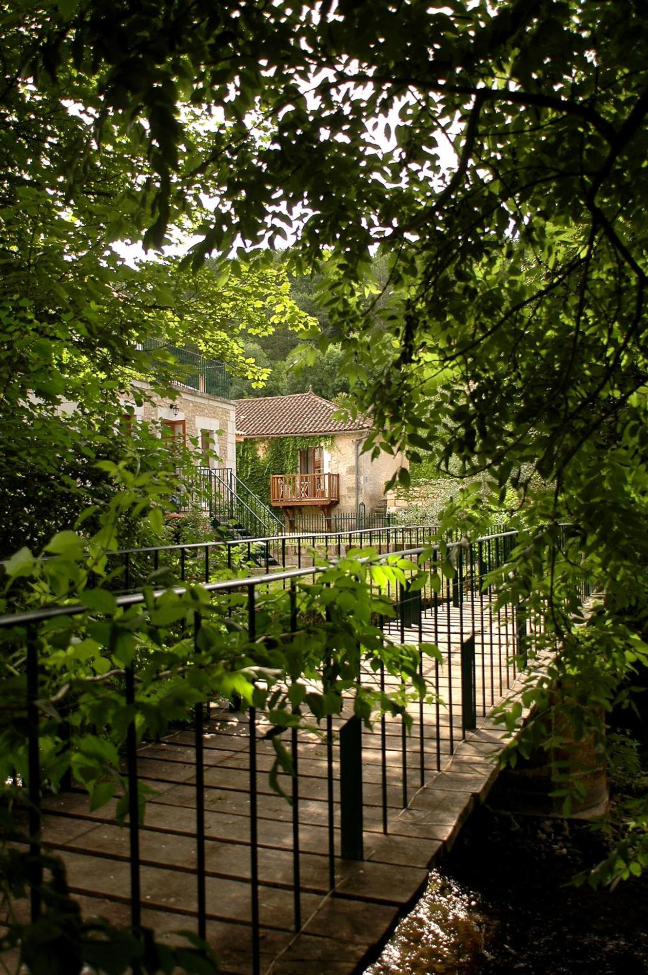 Отель Moulin De Vigonac Valeuil Экстерьер фото